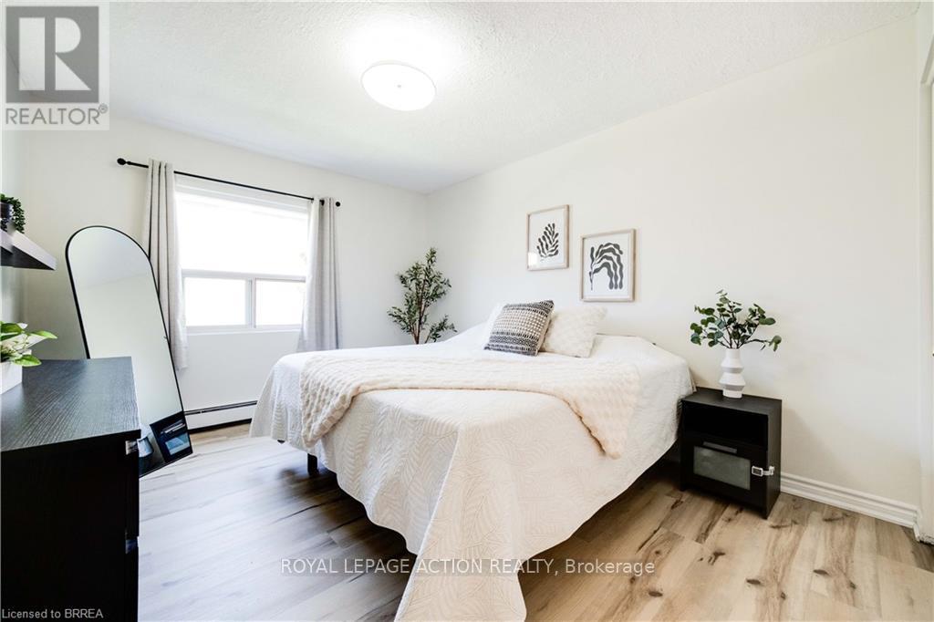 4 - 608 GREY STREET — photo 14