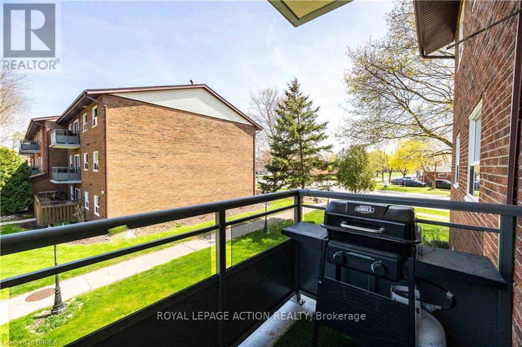 4 - 608 GREY STREET — photo 19
