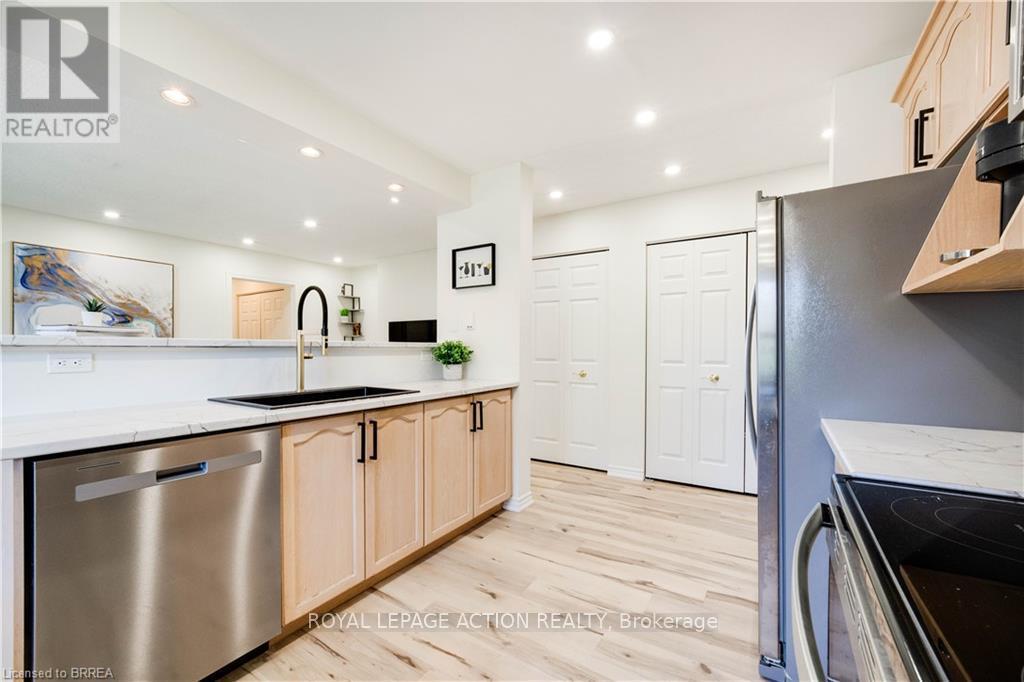 4 - 608 GREY STREET — photo 7