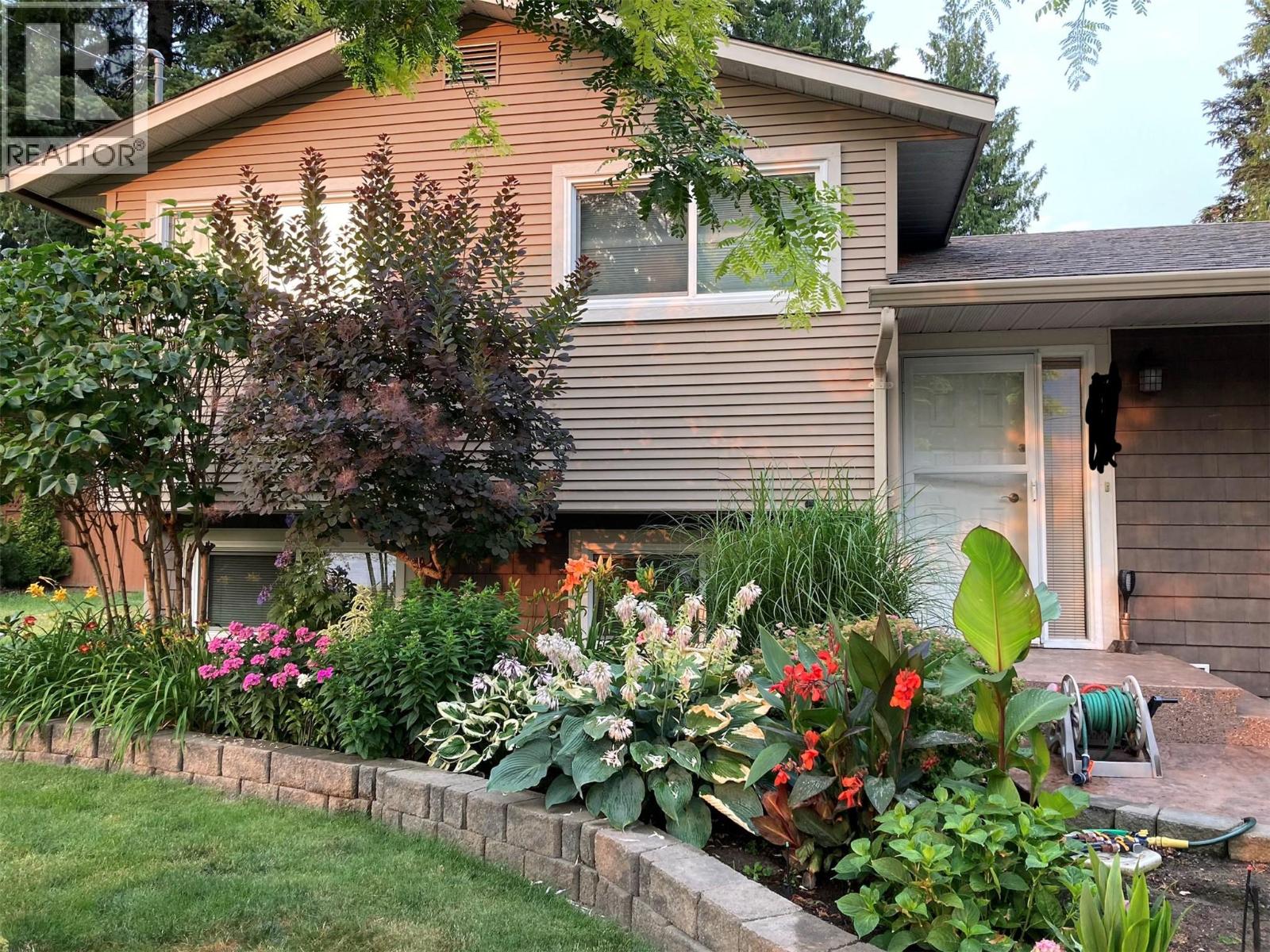 705 Shuswap Avenue - 49