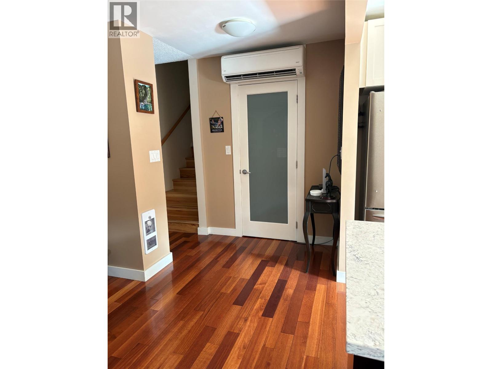 705 Shuswap Avenue - 23
