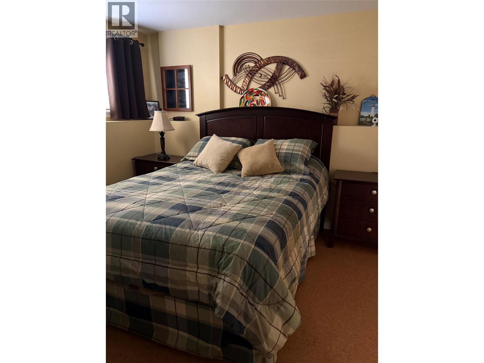 705 Shuswap Avenue - 35