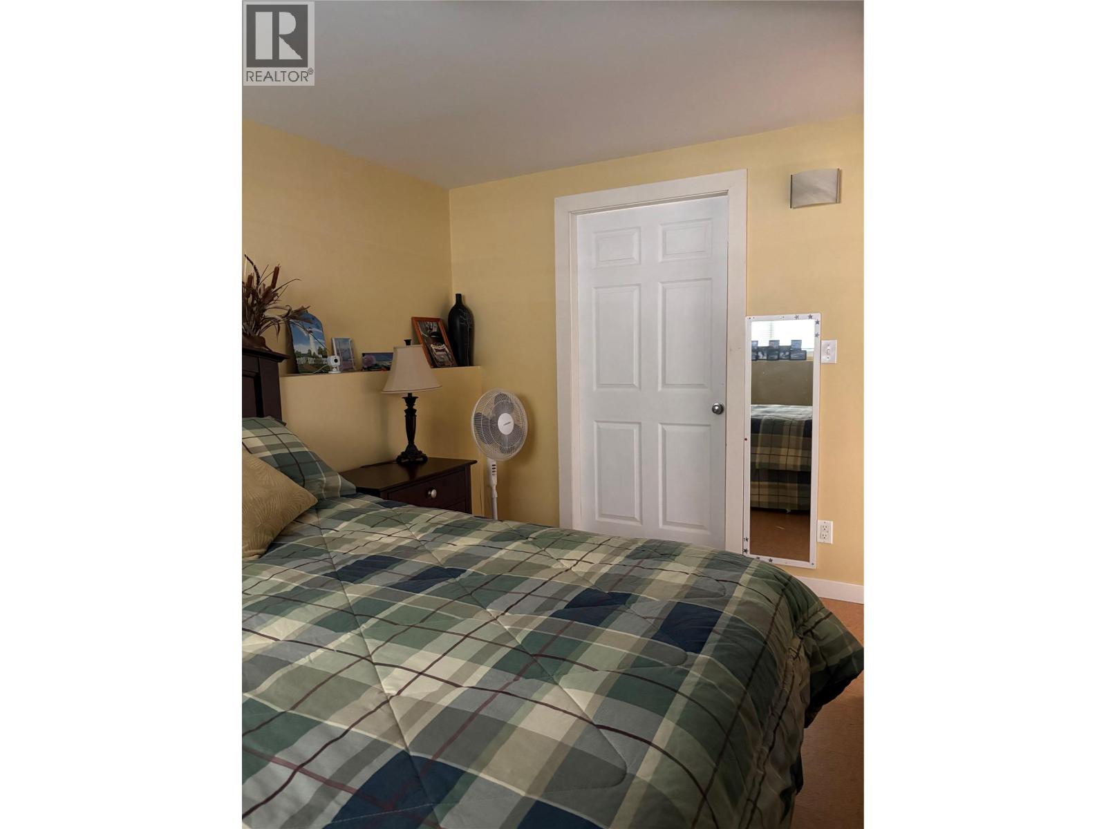 705 Shuswap Avenue - 36