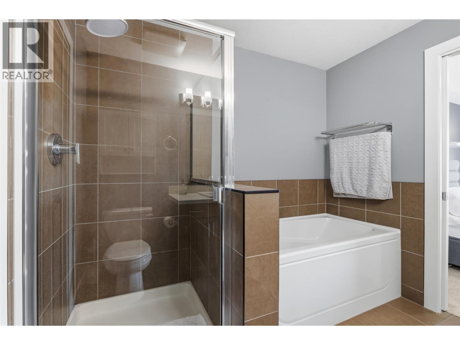 205 3220 Skyview Lane, Westbank