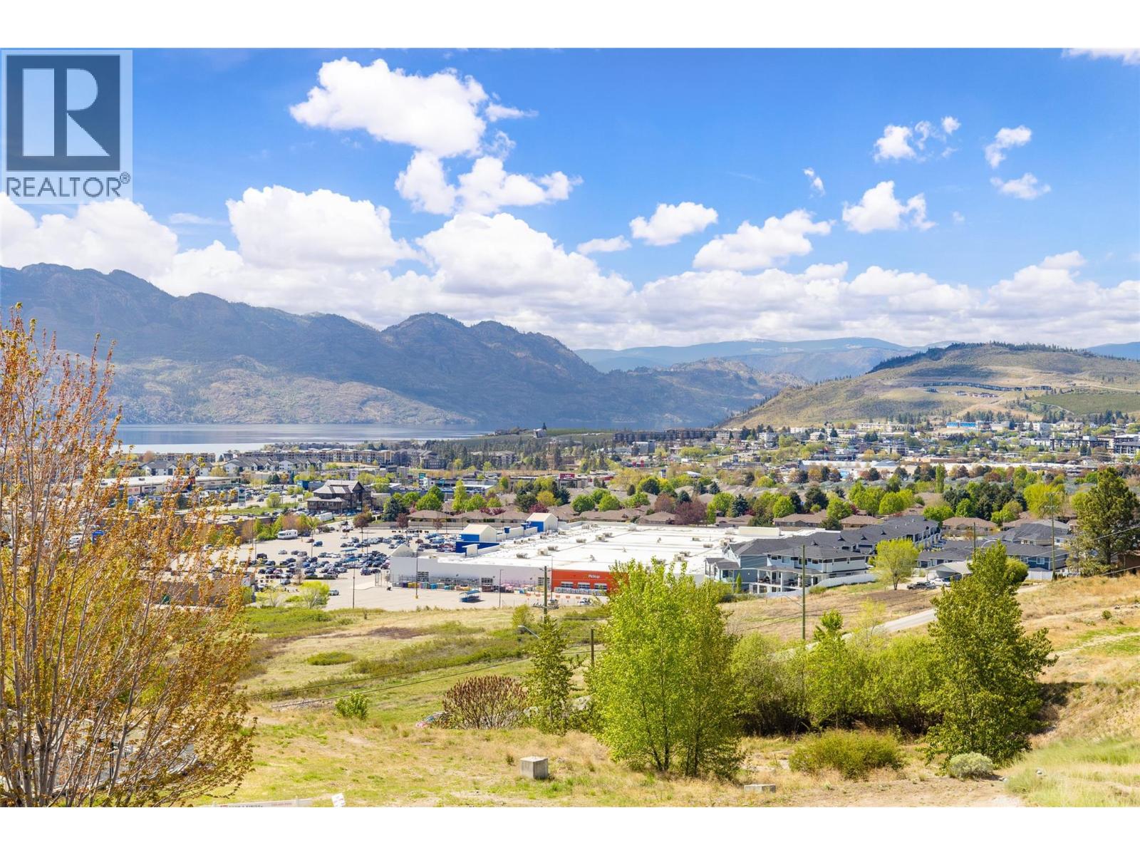 205 3220 Skyview Lane, Westbank