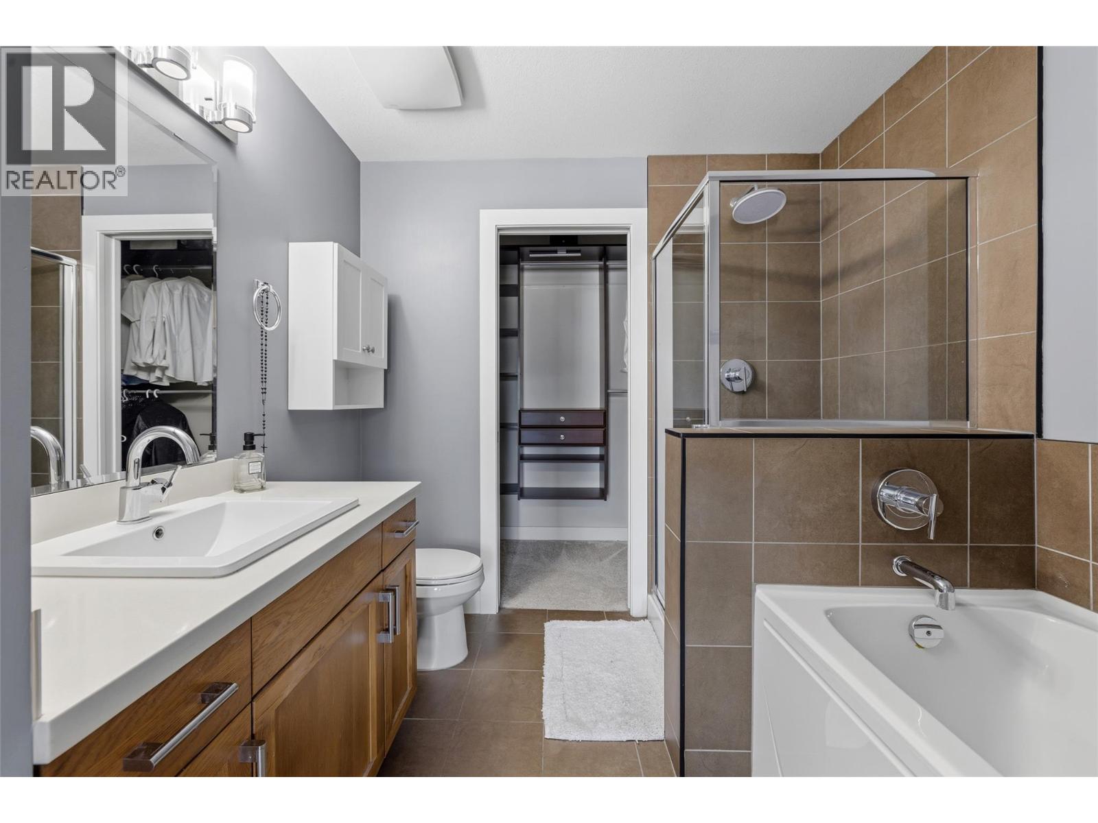 205 3220 Skyview Lane, Westbank