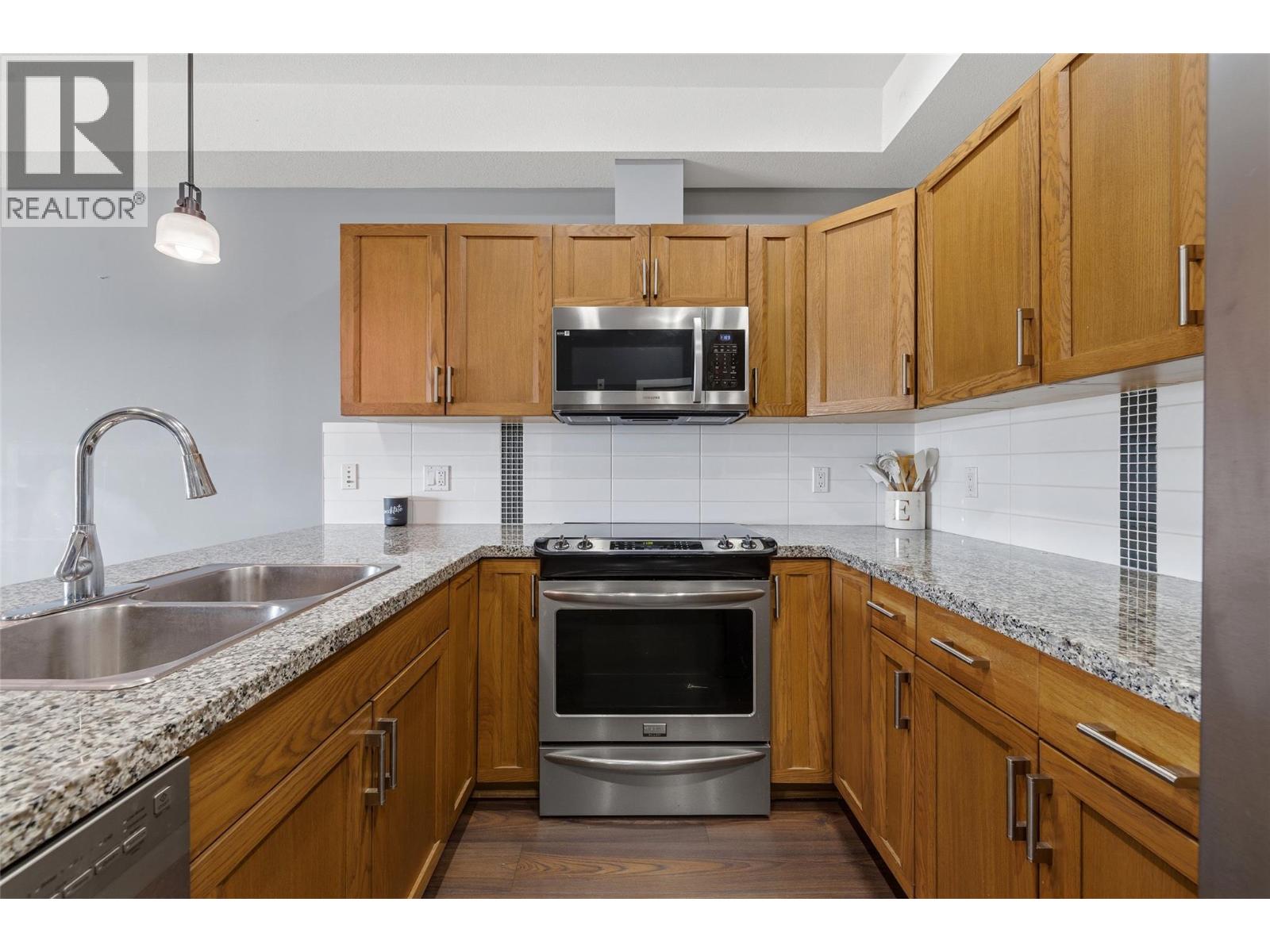 205 3220 Skyview Lane, Westbank