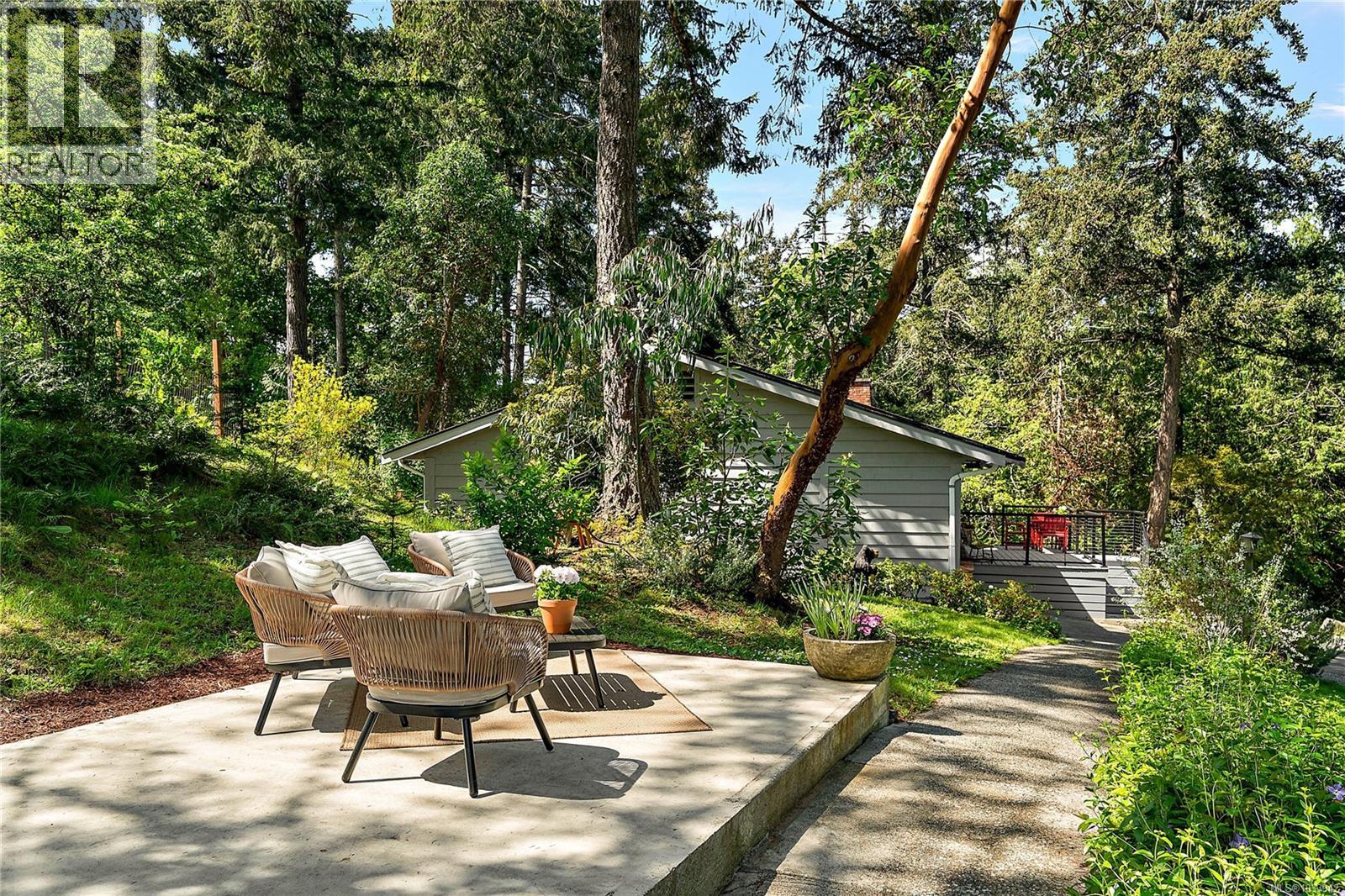 10851 Deep Cove Rd - 20