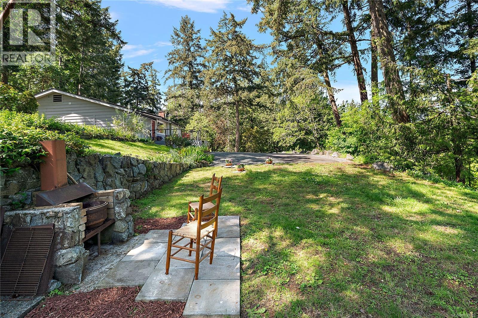 10851 Deep Cove Rd - 28