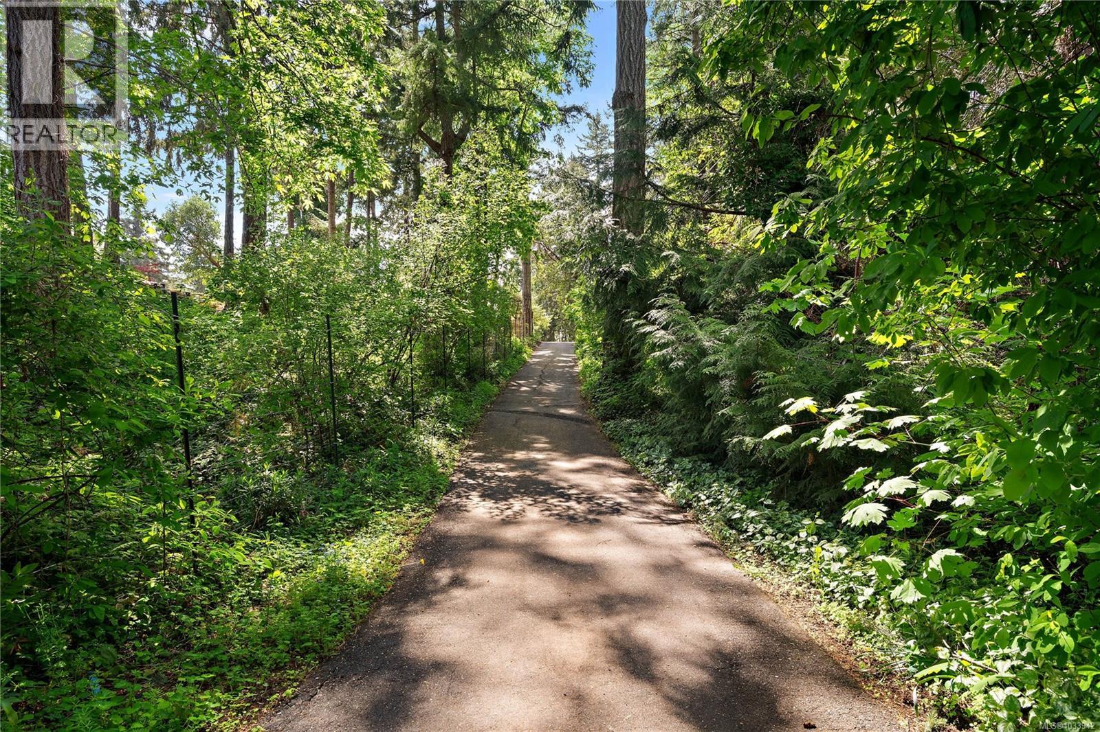 10851 Deep Cove Rd - 36