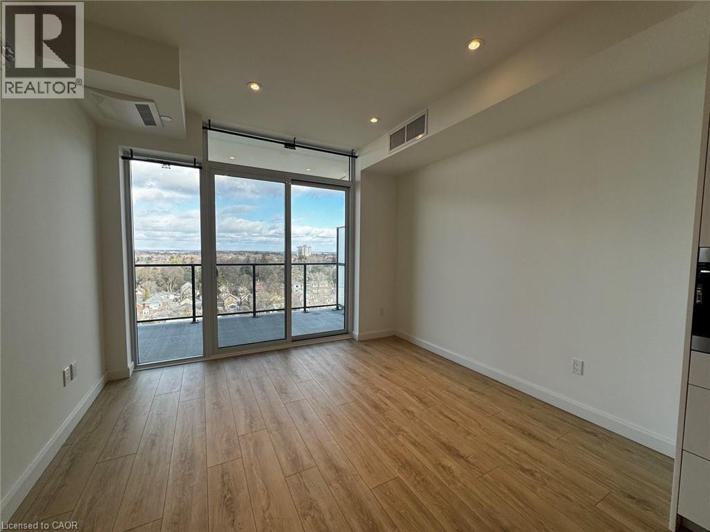 741 KING ST W REAR Unit# 903, Kitchener, Ontario, N2G1E5 — Photo 5