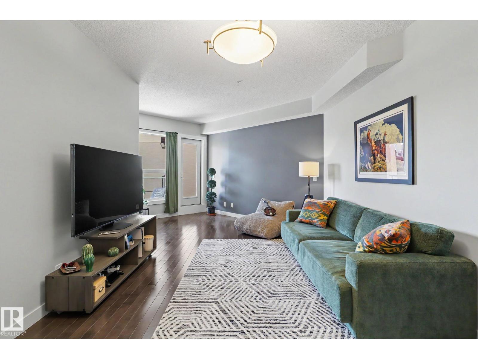 #315 10523 123 ST NW - 8