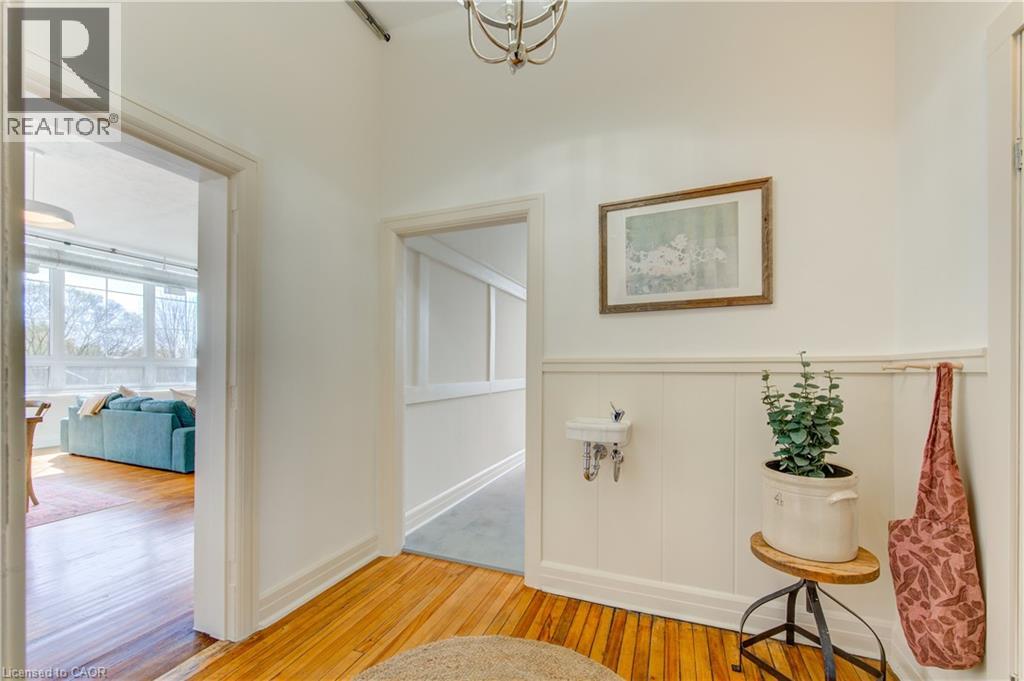 27 CHAPEL Street Unit# 202, Woodstock, Ontario, N4S3R5 — Photo 3