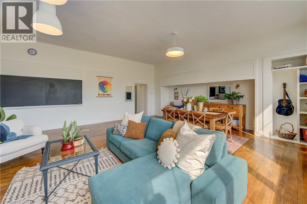 27 CHAPEL Street Unit# 202, Woodstock, Ontario, N4S3R5 — Photo 5