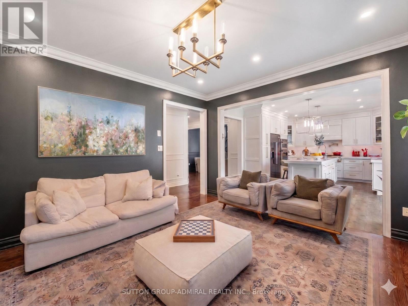582 SUMMERIDGE DRIVE - 10