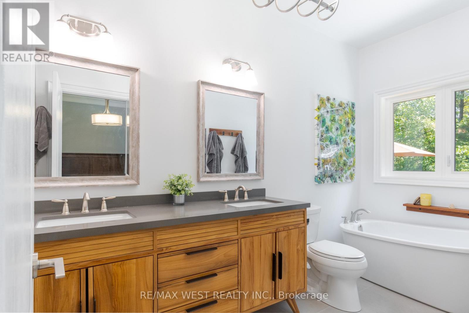 84 CASTELLI COURT — photo 10