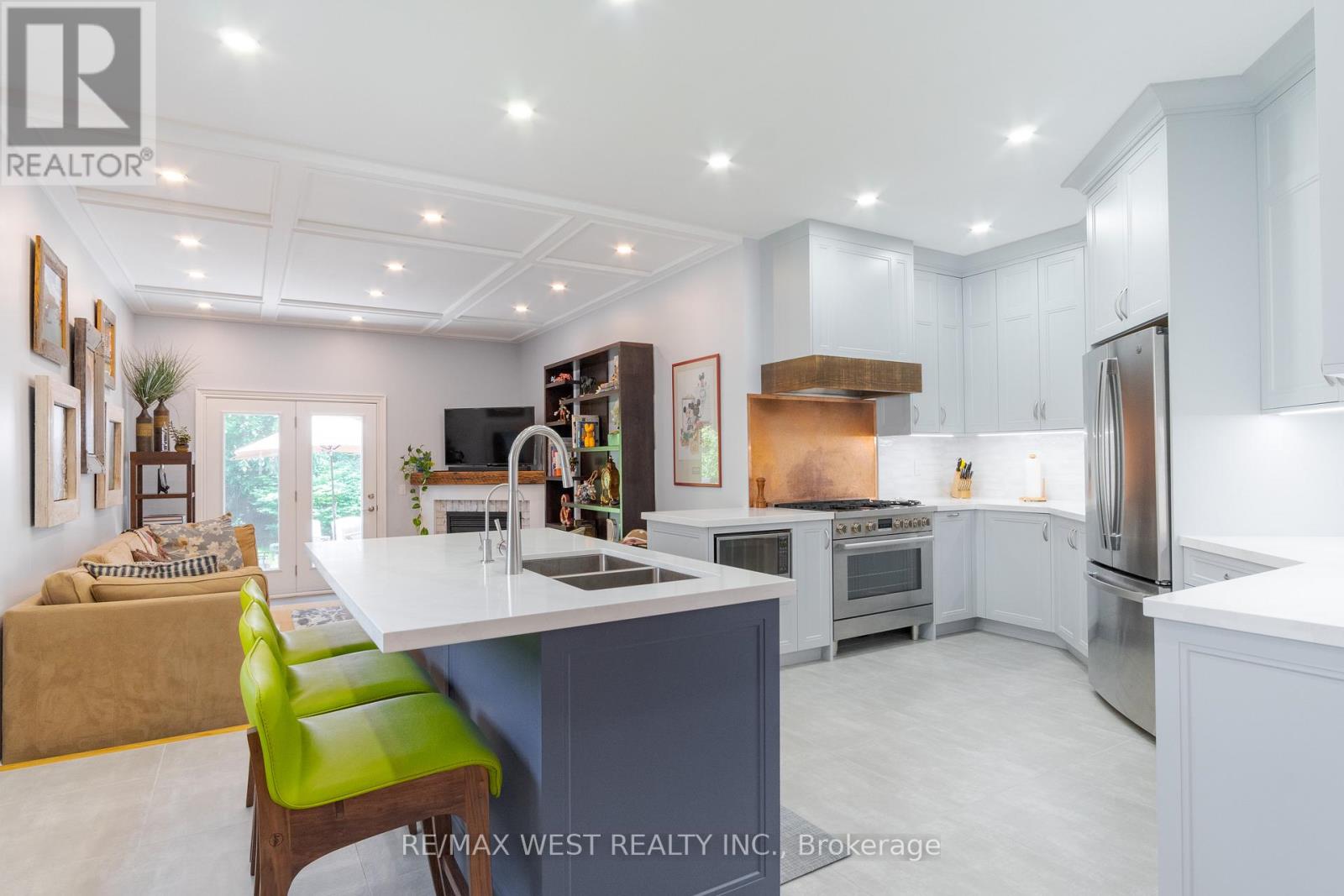 84 CASTELLI COURT — photo 6