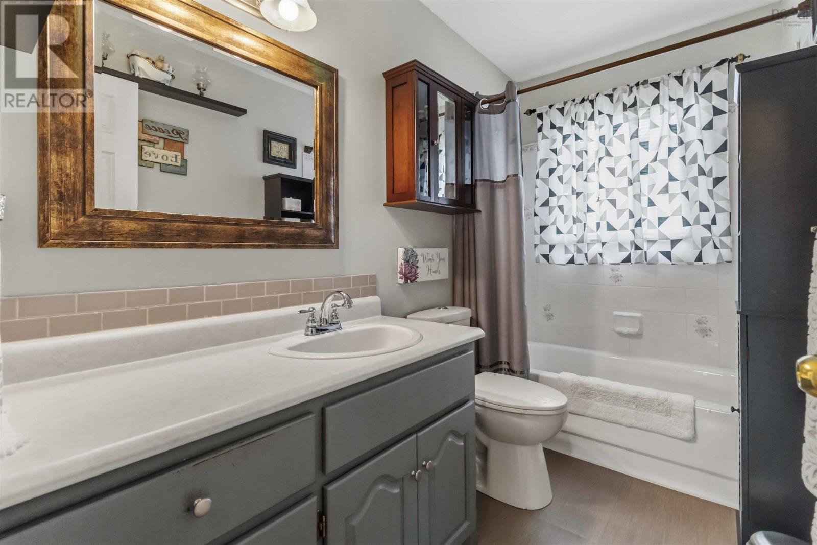 Property 29 of 44 of 47 Ancaster Court