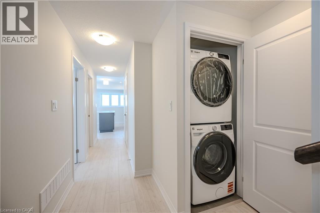 15 STAUFFER WOODS Trail Unit# A2, Kitchener, Ontario, N2P0L1 — Photo 5
