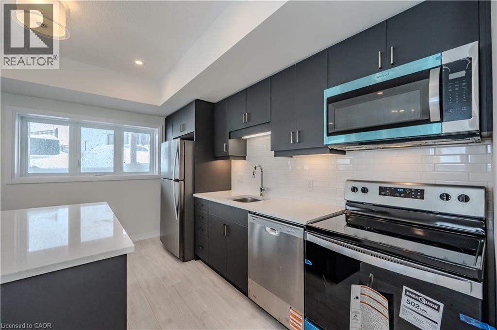 15 STAUFFER WOODS Trail Unit# A2, Kitchener, Ontario, N2P0L1 — Photo 12