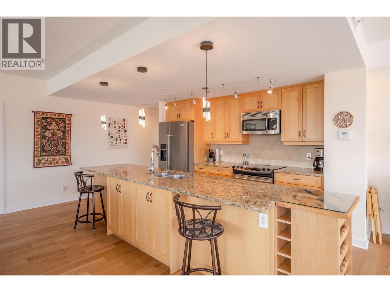 160 Lakeshore Drive W Unit# 401, Penticton