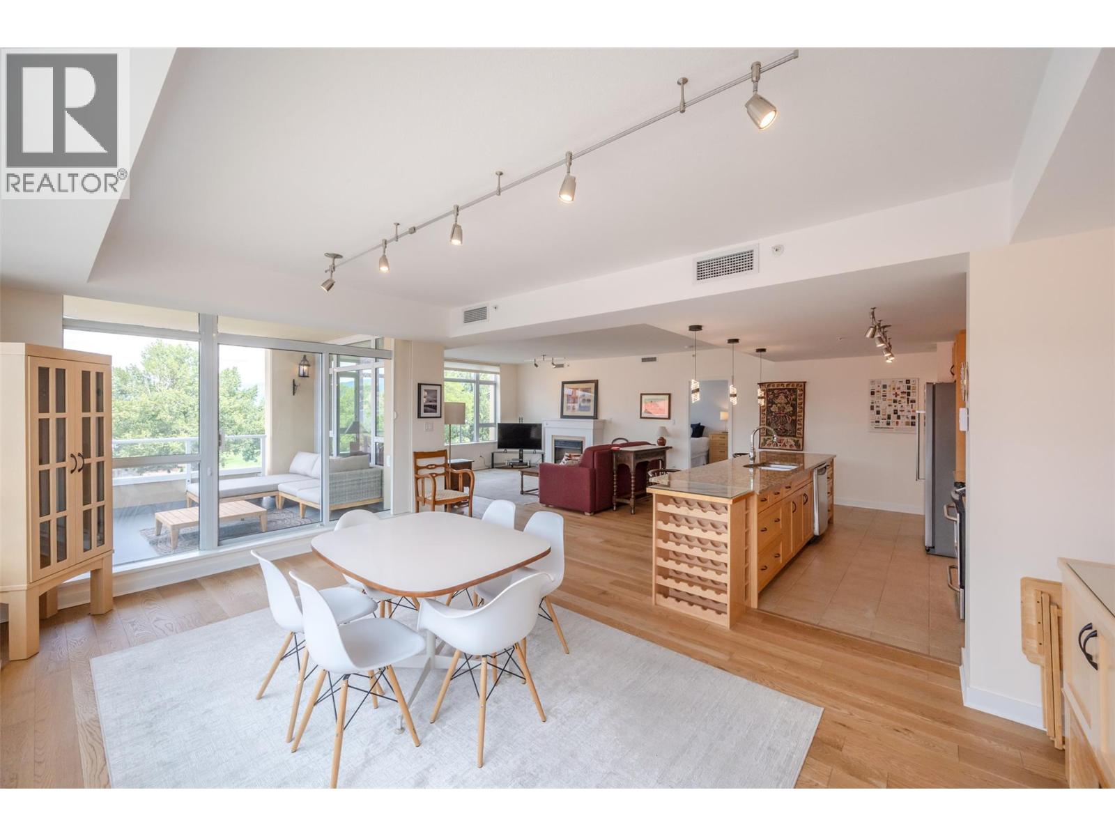 160 Lakeshore Drive W Unit# 401, Penticton