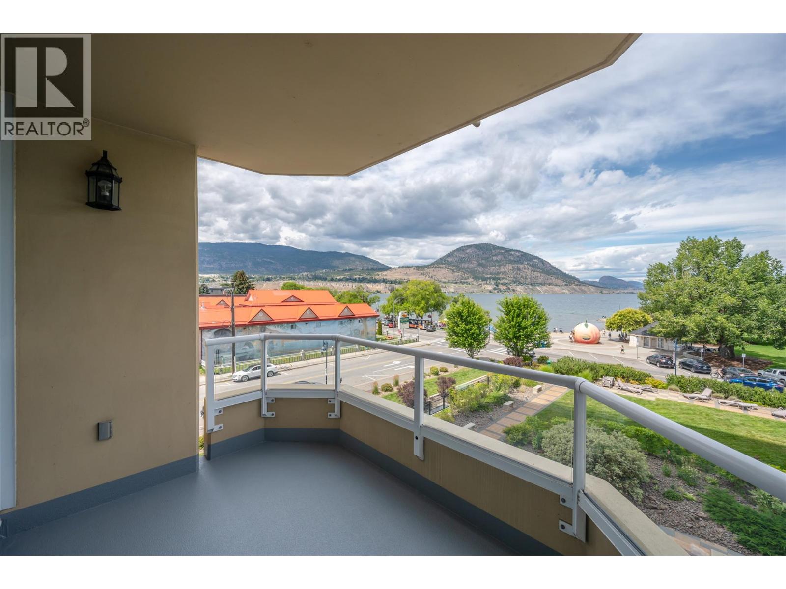 160 Lakeshore Drive W Unit# 401, Penticton