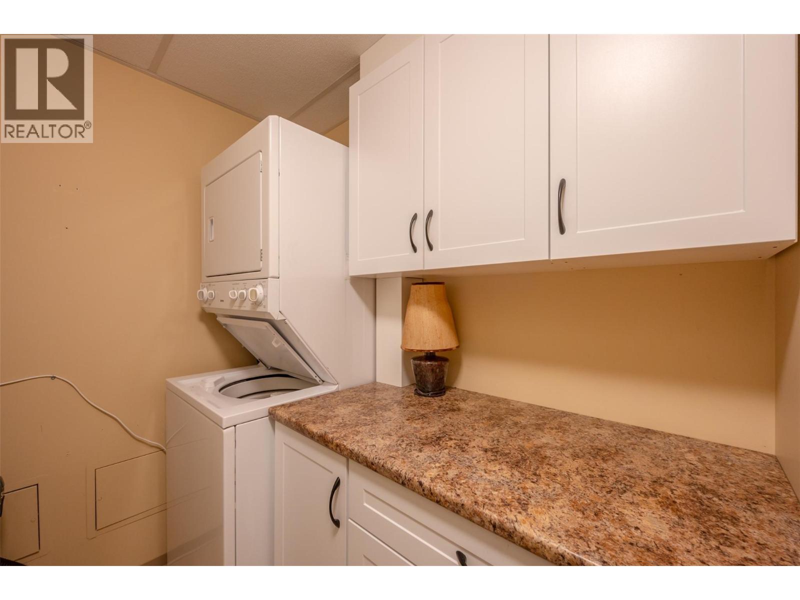 160 Lakeshore Drive W Unit# 401, Penticton