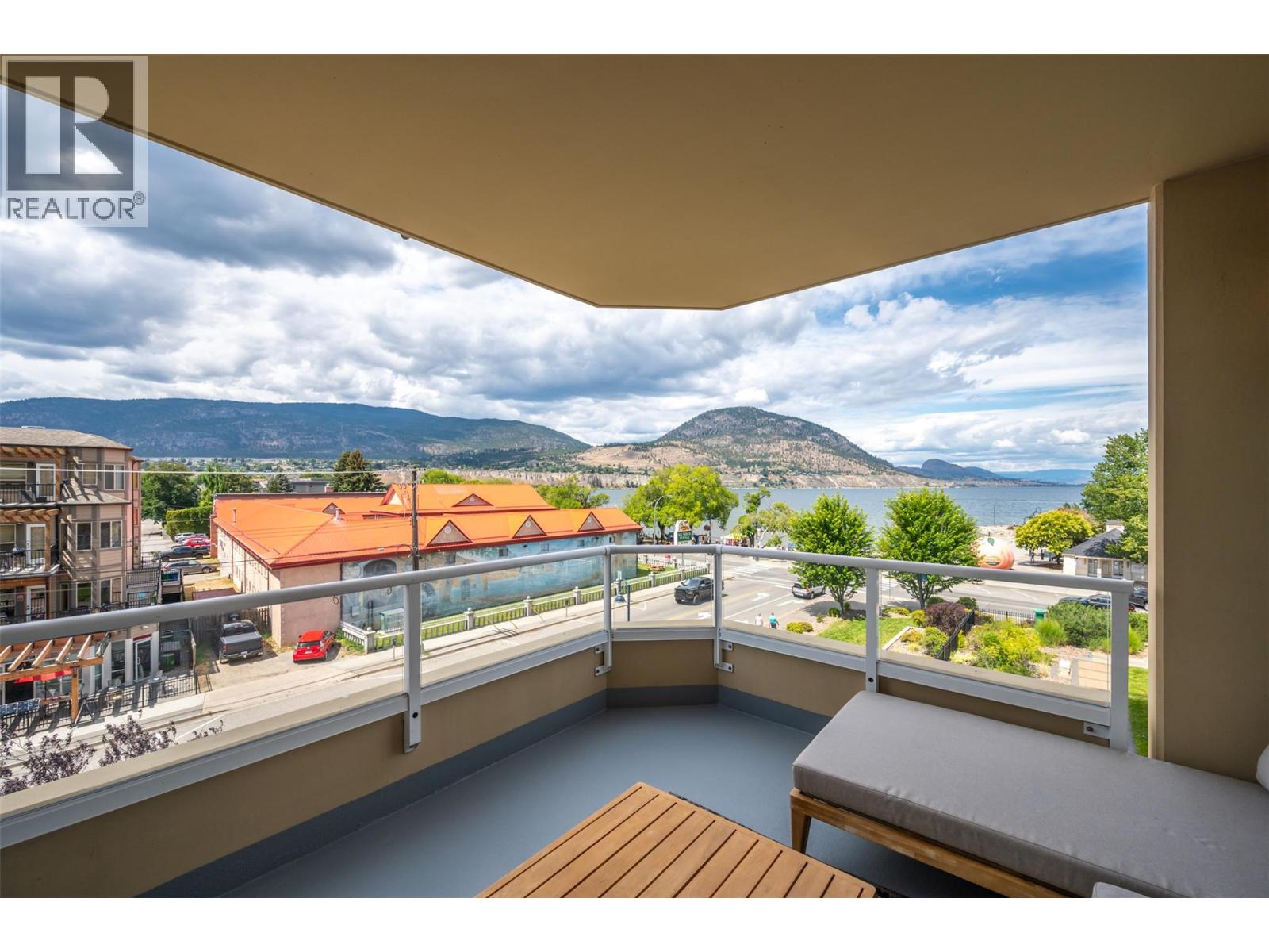 160 Lakeshore Drive W Unit# 401, Penticton