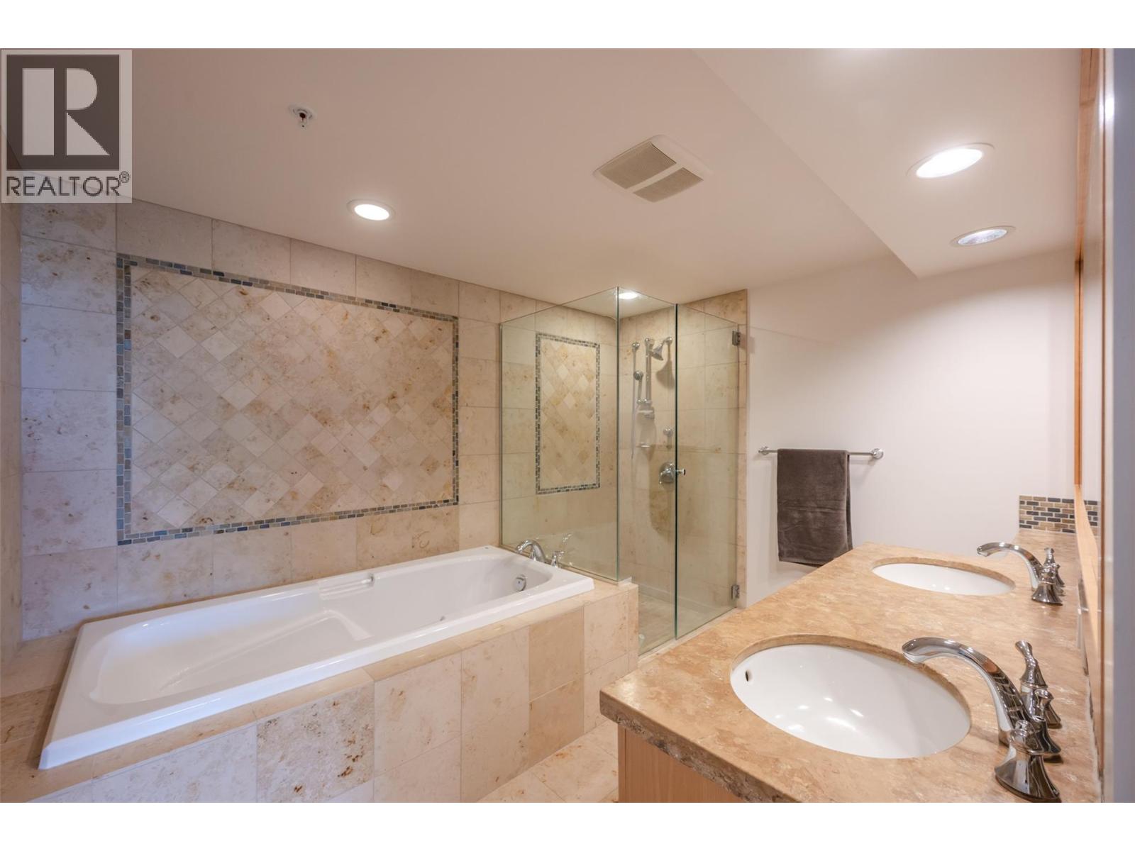 160 Lakeshore Drive W Unit# 401, Penticton