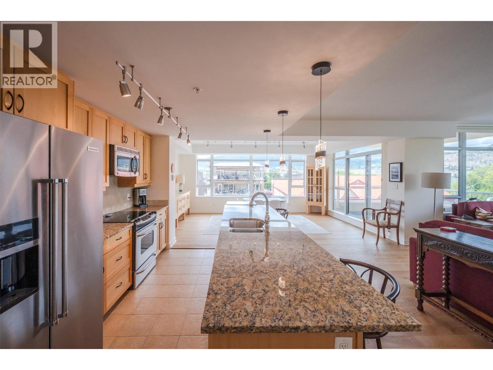 160 Lakeshore Drive W Unit# 401, Penticton