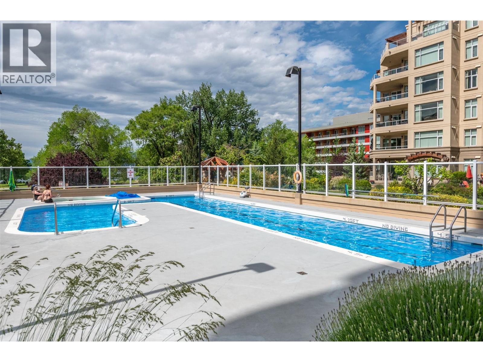 #401 160 Lakeshore Drive W - 45