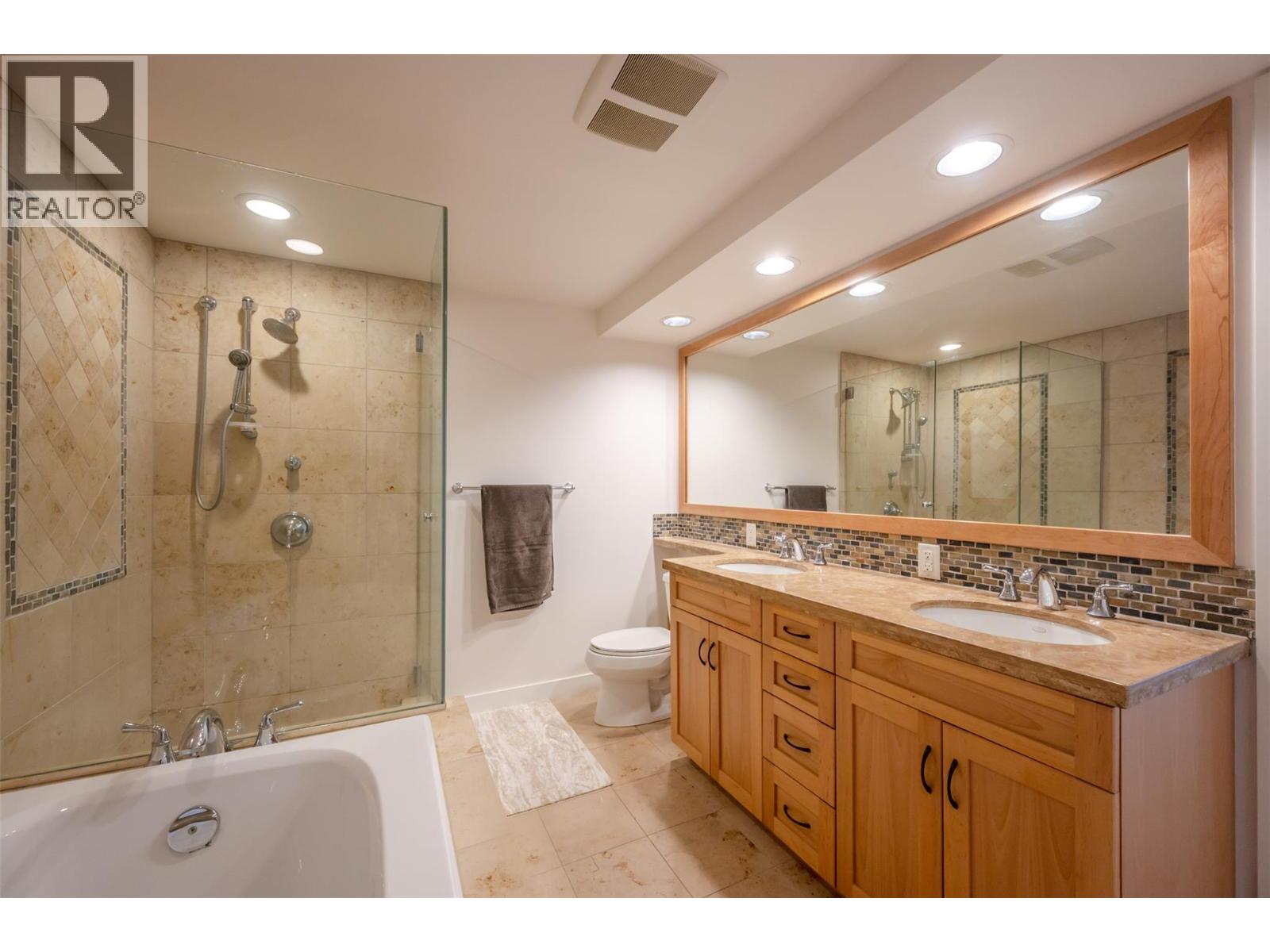 160 Lakeshore Drive W Unit# 401, Penticton