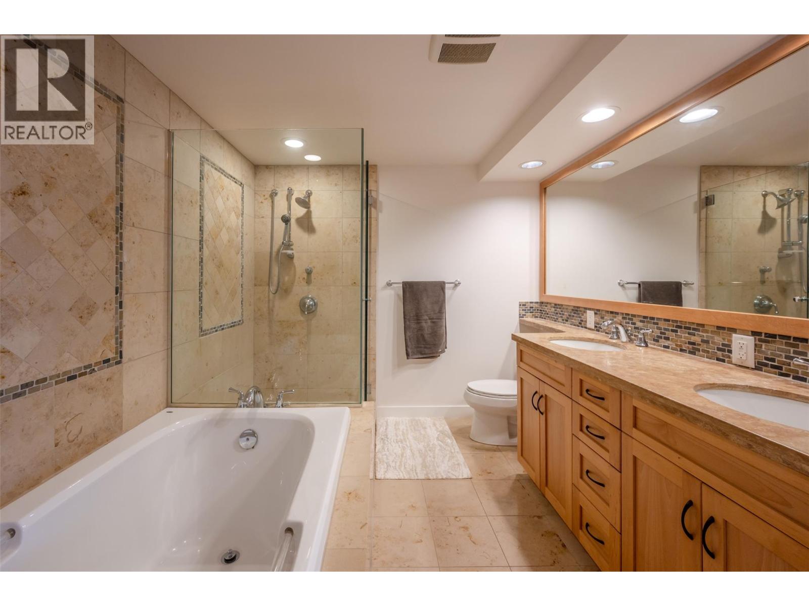 160 Lakeshore Drive W Unit# 401, Penticton