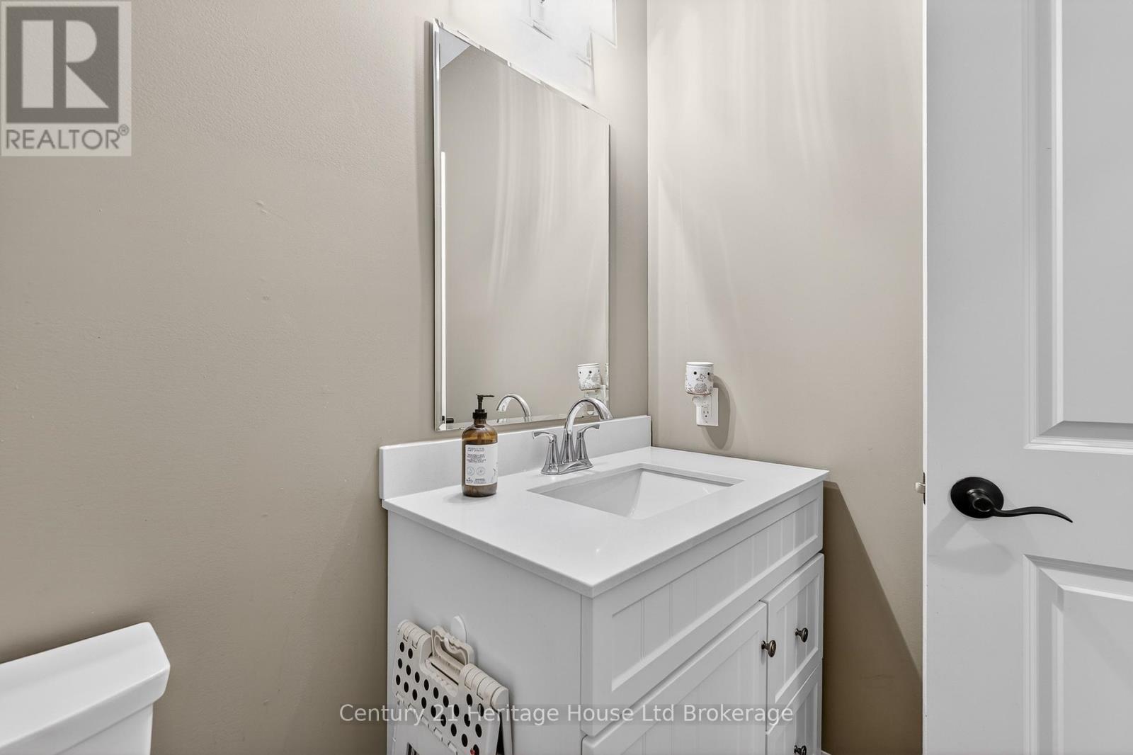 149 JUNO CRESCENT - Image 18