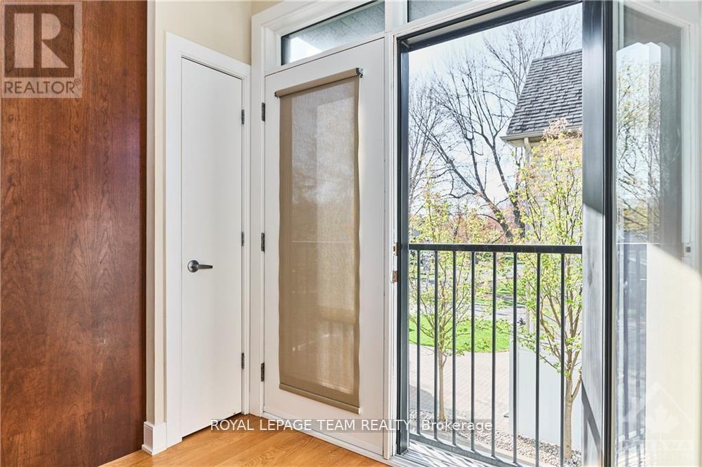 #10 800 MELWOOD AVENUE - 11