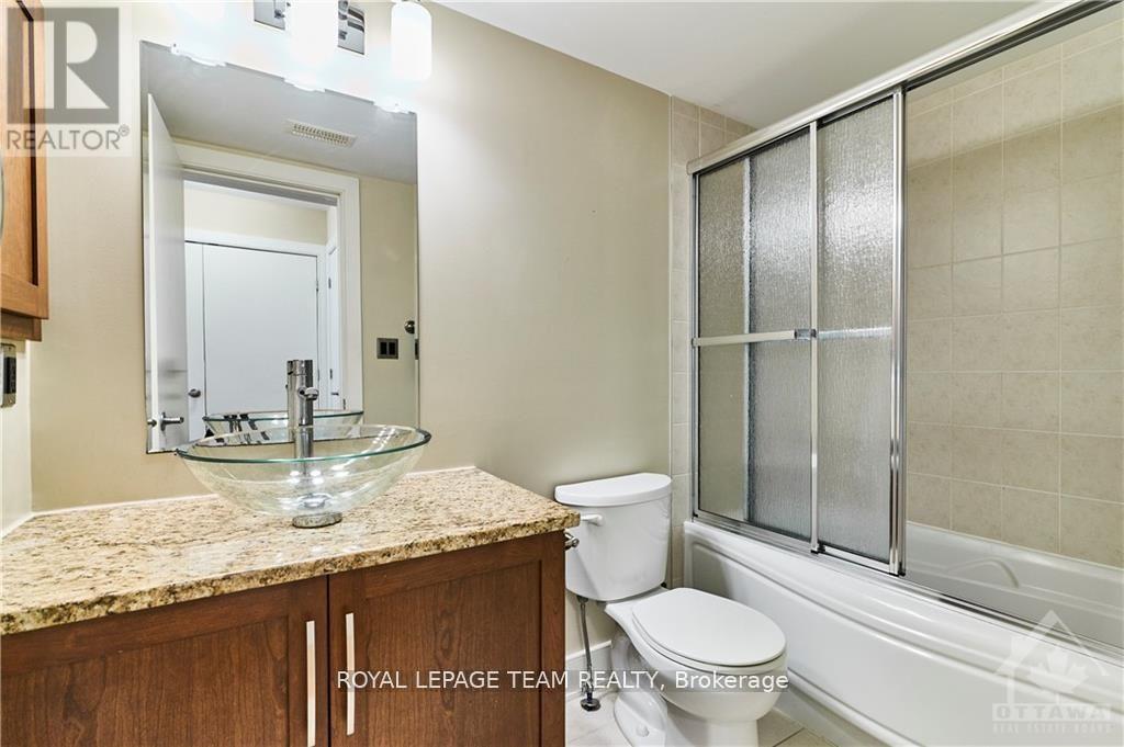 #10 800 MELWOOD AVENUE - 18