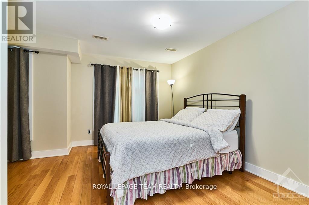 #10 800 MELWOOD AVENUE - 19