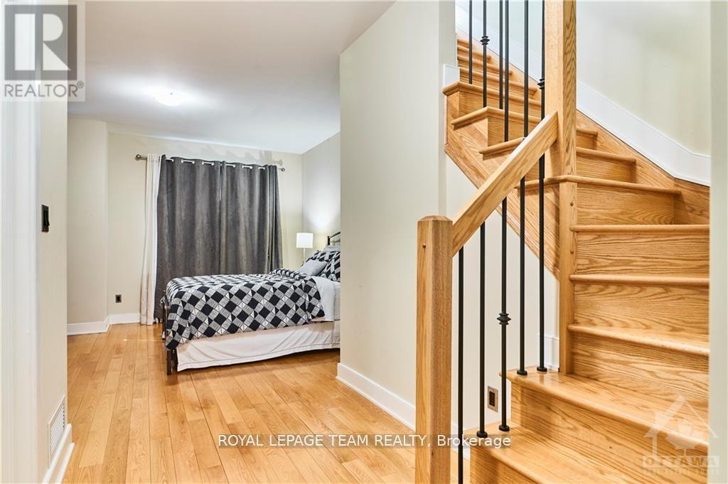 #10 800 MELWOOD AVENUE - 21