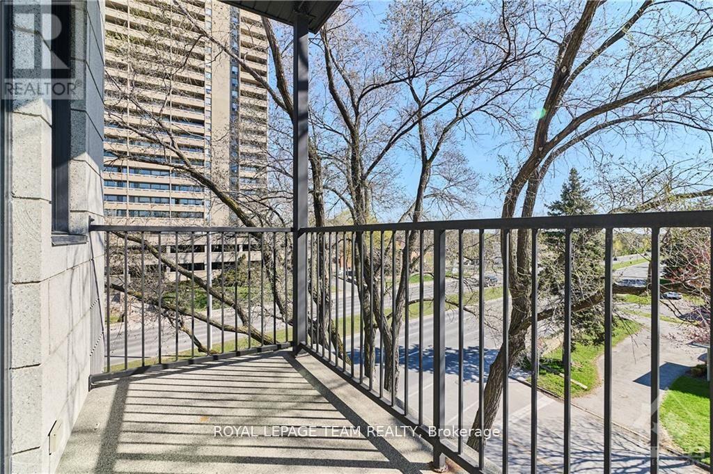 #10 800 MELWOOD AVENUE - 25