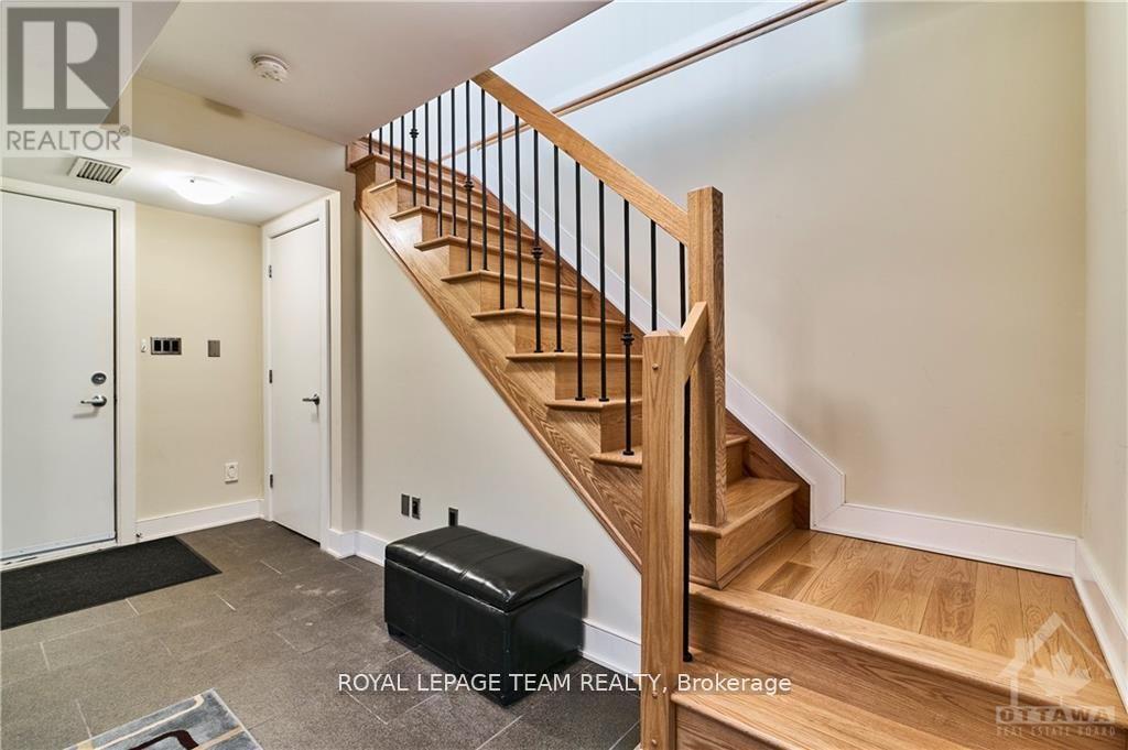 #10 800 MELWOOD AVENUE - 26