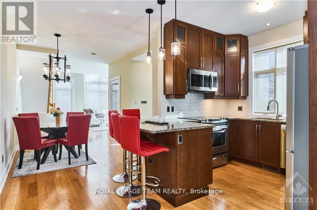 #10 800 MELWOOD AVENUE - 8