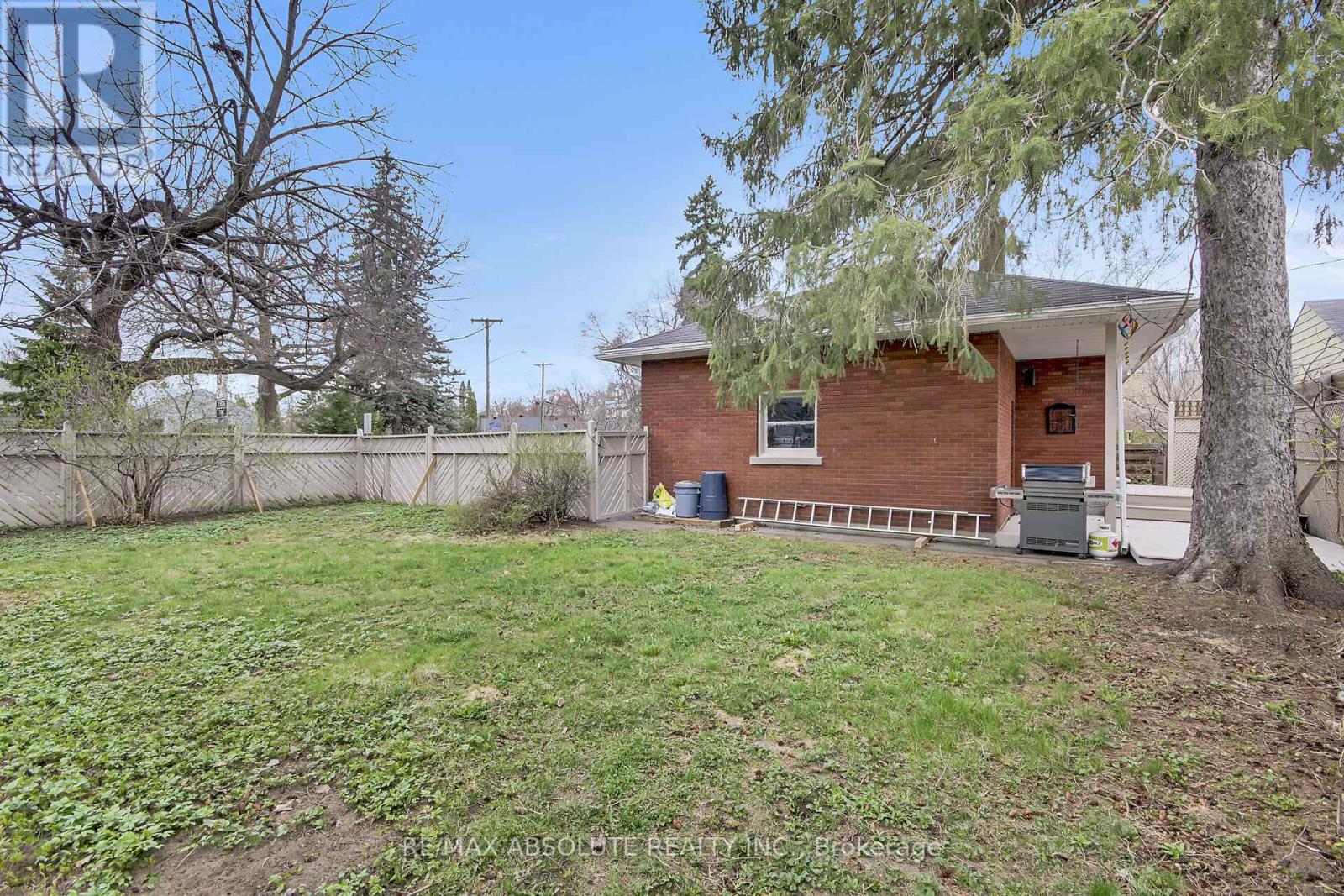 731 DOVERCOURT AVENUE - 40