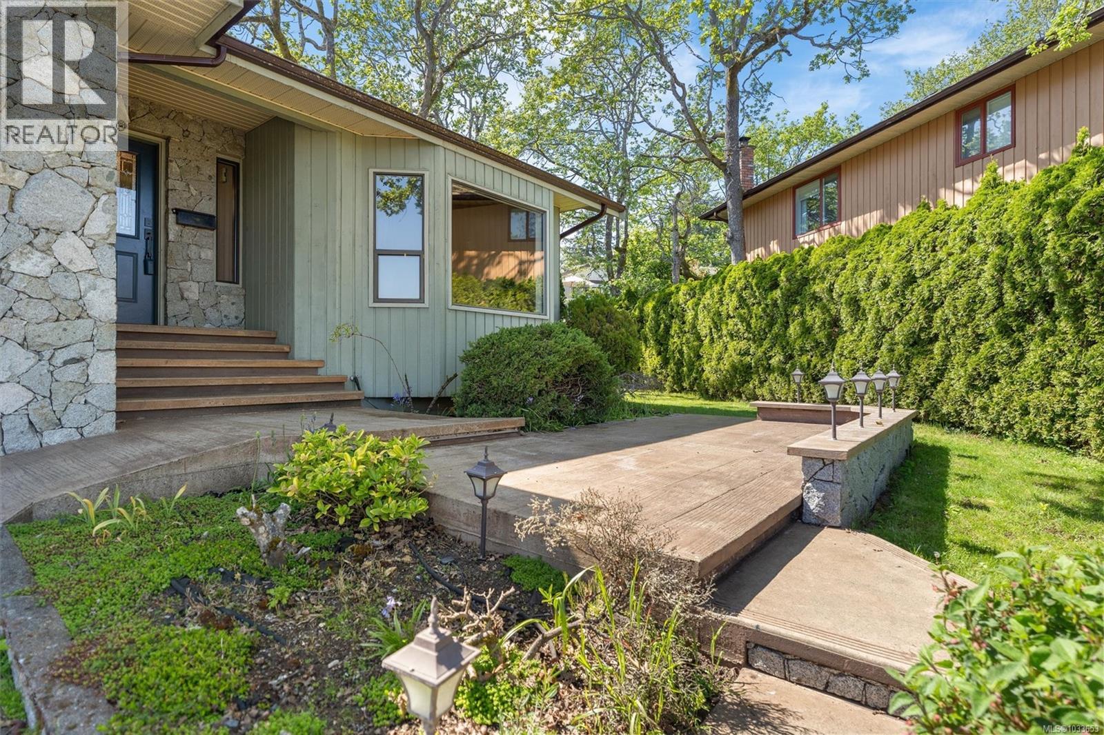  4066 Nicholson Court, Saanich