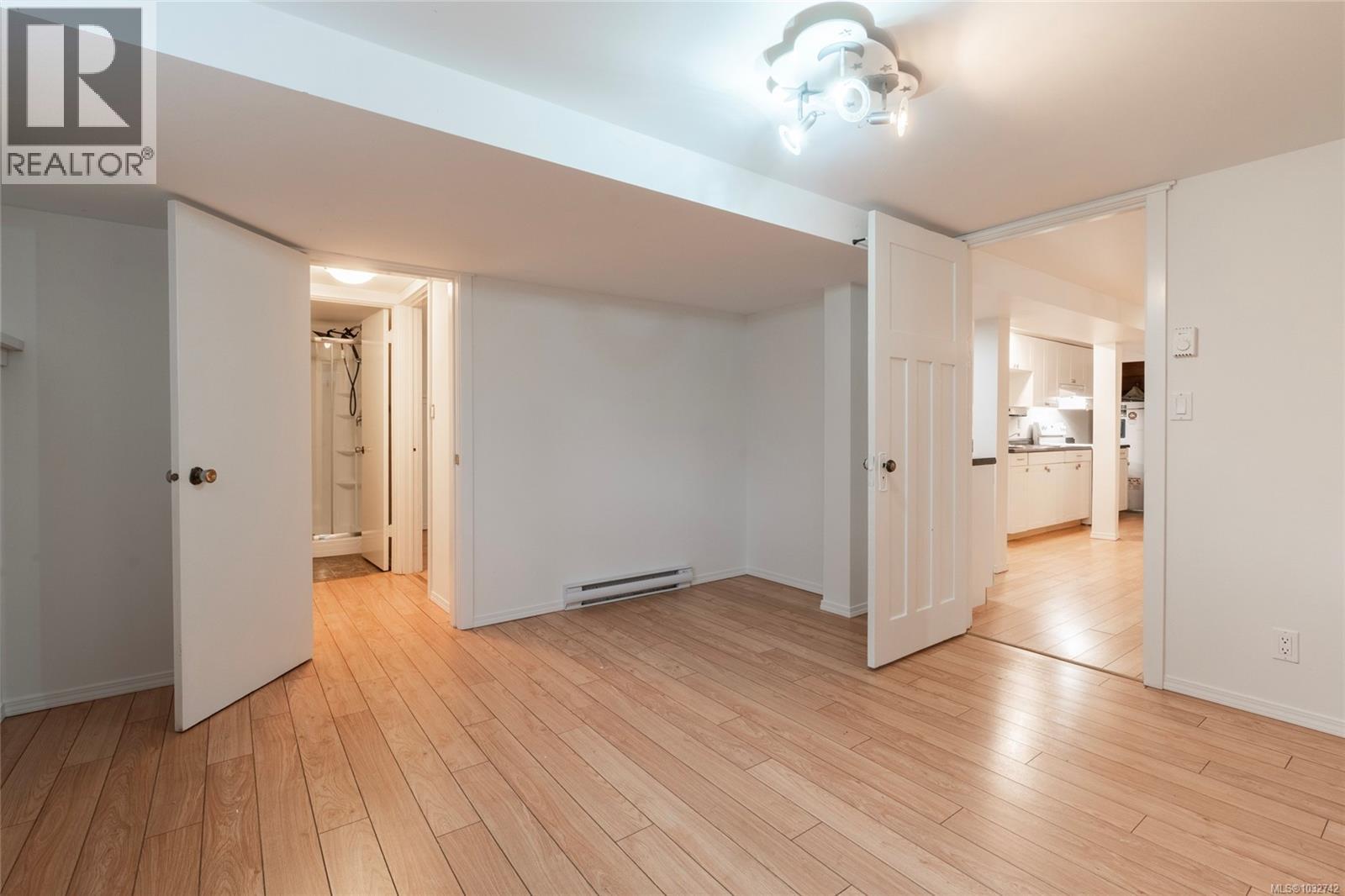 1794 Barrie Rd - 31