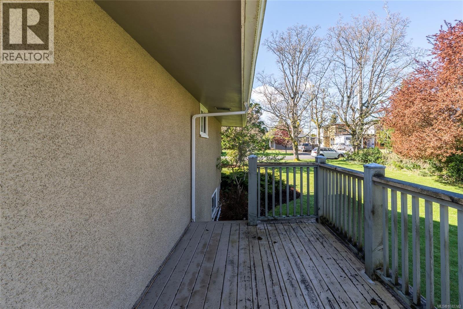 1794 Barrie Rd - 47
