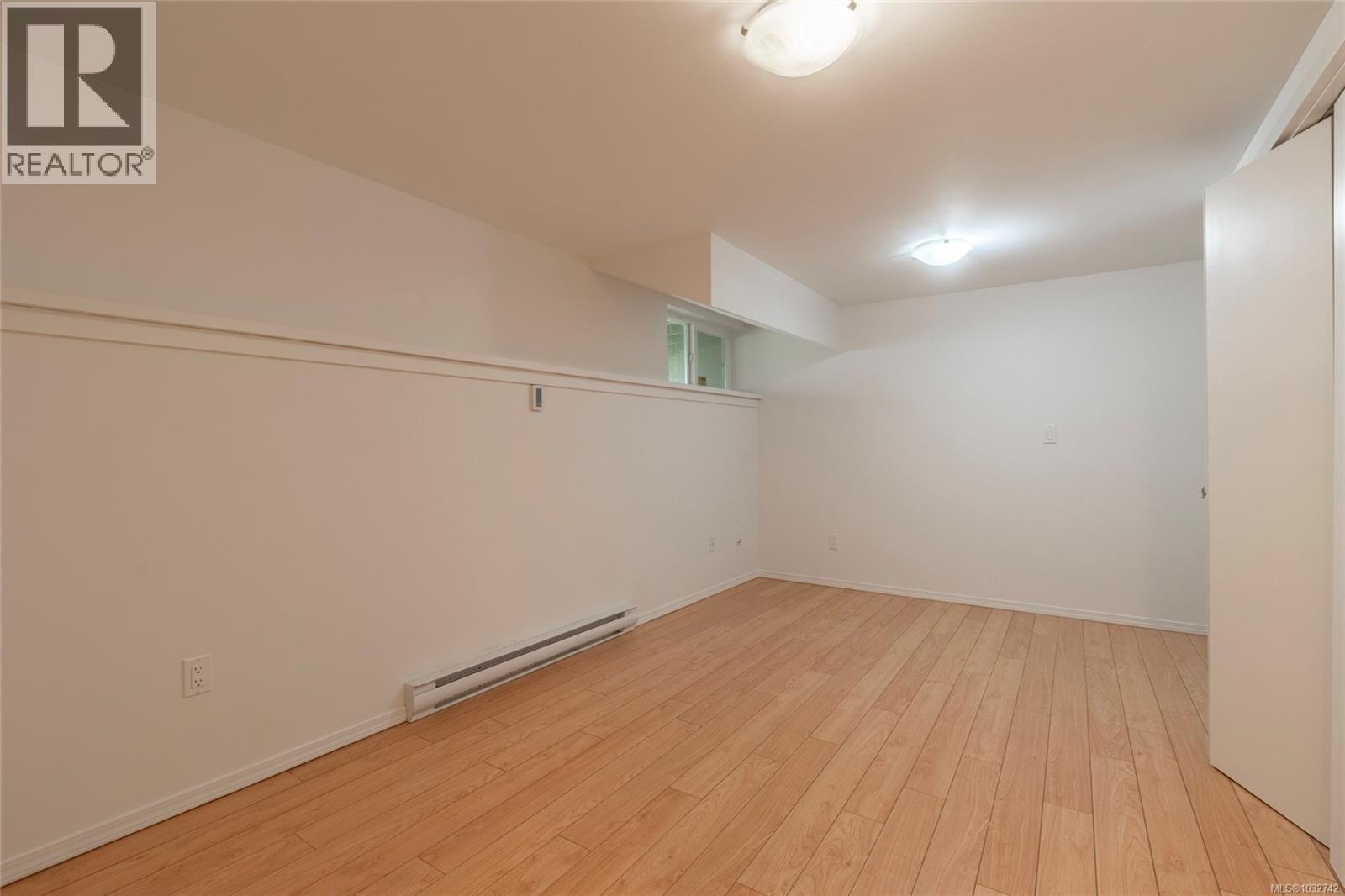 1794 Barrie Rd - 33