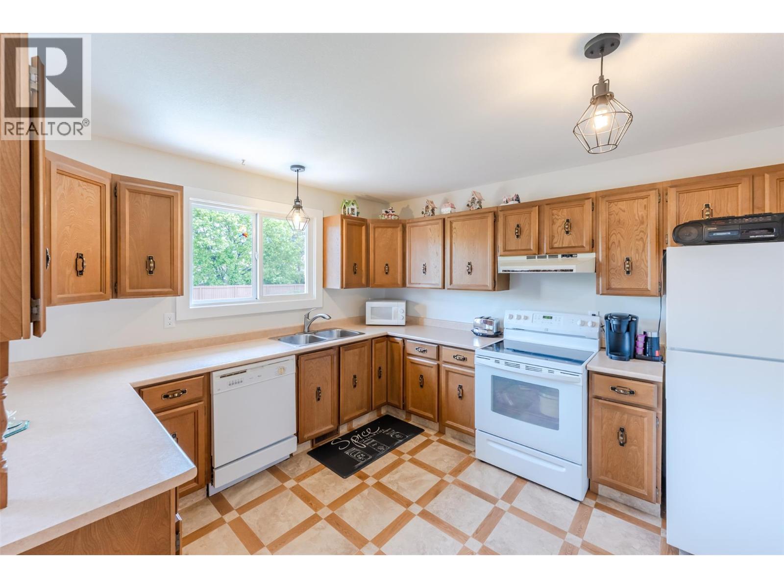 2516 Nicolson Street, Penticton