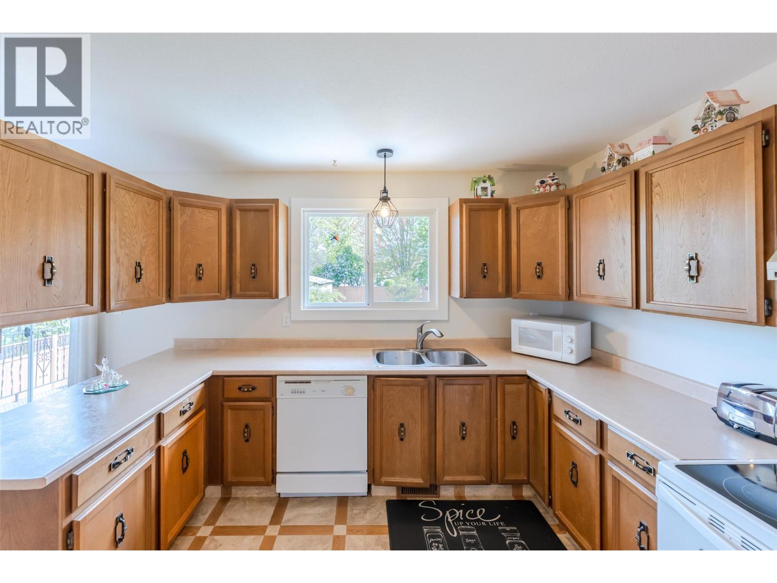 2516 Nicolson Street, Penticton