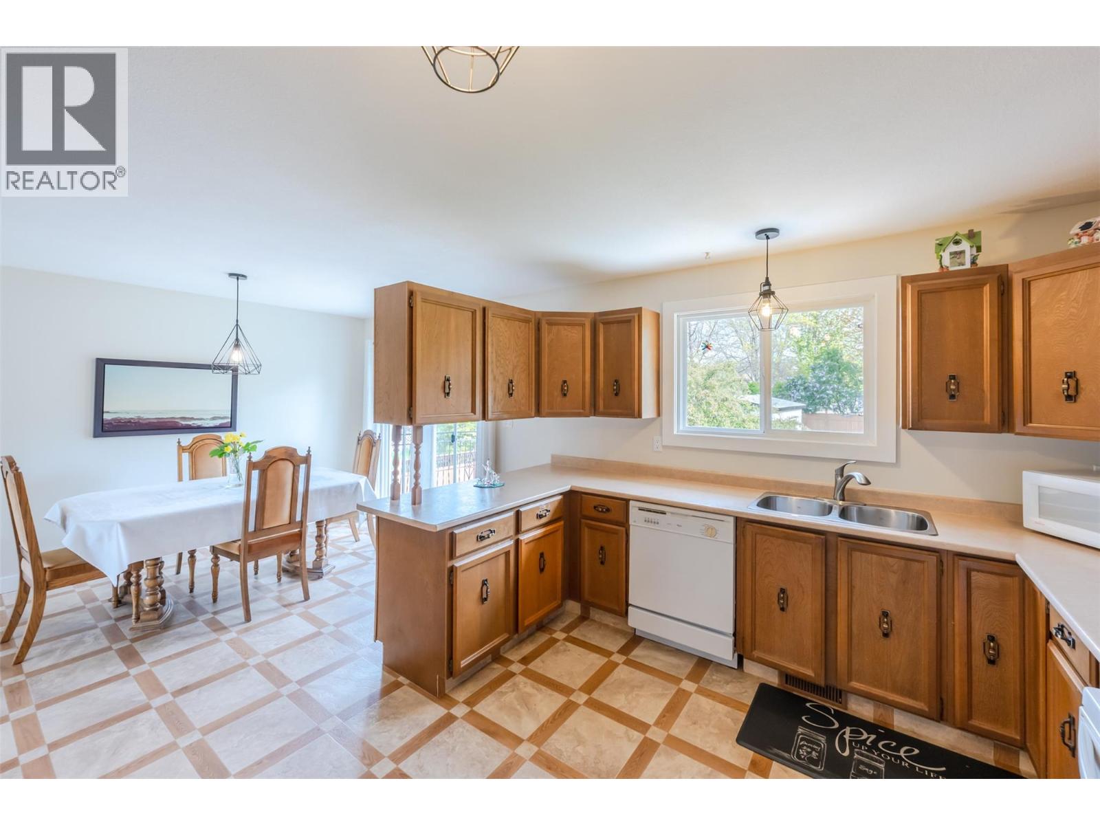 2516 Nicolson Street, Penticton